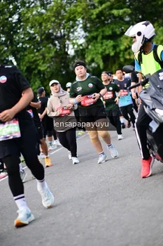 Runner Photo 4149660