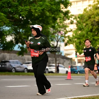 Runner Photo 4149663