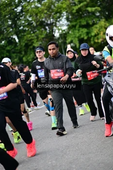 Runner Photo 4149773