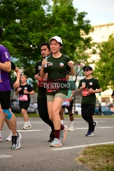 Runner Photo 4149813