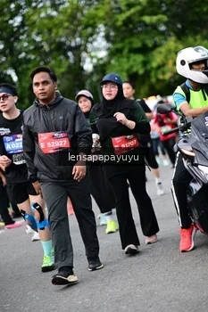 Runner Photo 4149815