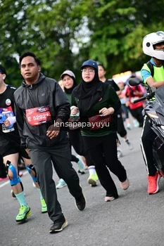 Runner Photo 4149837