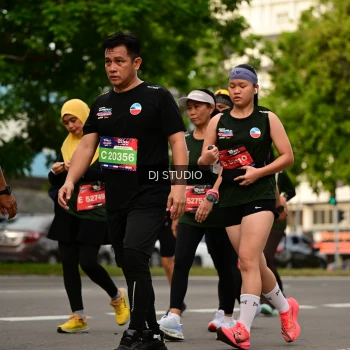 Runner Photo 4149843
