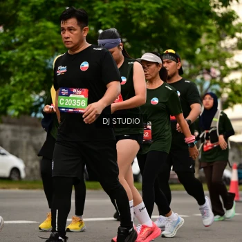 Runner Photo 4149868