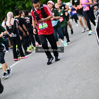 Runner Photo 4149877