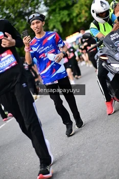 Runner Photo 4150100