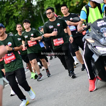 Runner Photo 4150343
