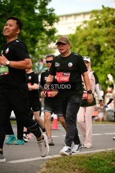 Runner Photo 4150473