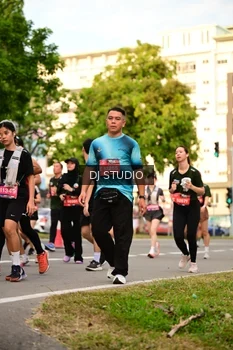 Runner Photo 4150596