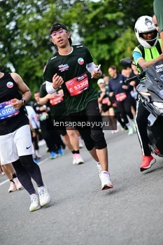 Runner Photo 4150655