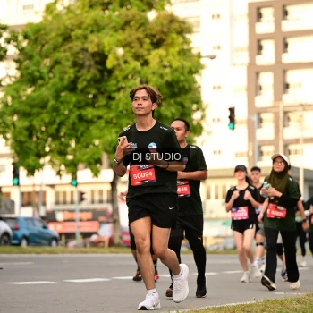 Runner Photo 4150693