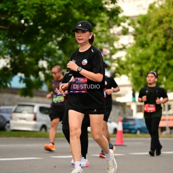 Runner Photo 4150699