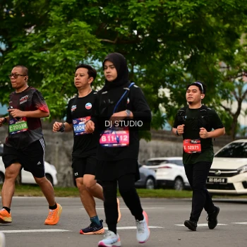 Runner Photo 4150759