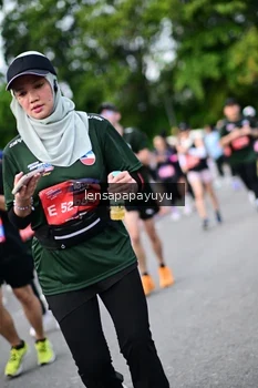 Runner Photo 4151351