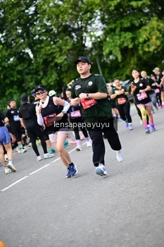 Runner Photo 4151378