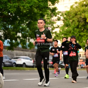 Runner Photo 4151763
