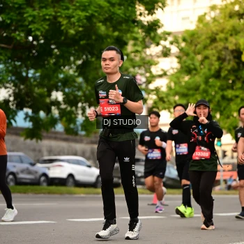 Runner Photo 4151765