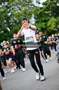 Runner Photo 4151799