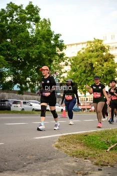 Runner Photo 4152111