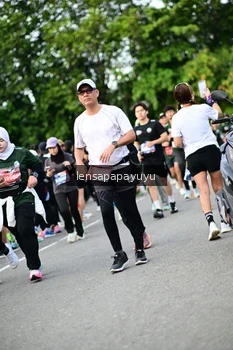 Runner Photo 4152425