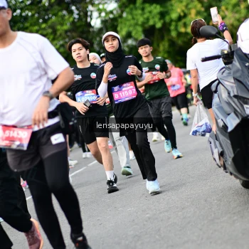 Runner Photo 4152449
