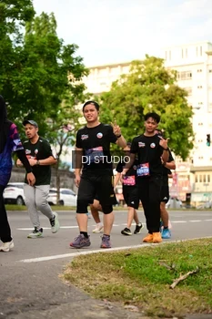 Runner Photo 4152453