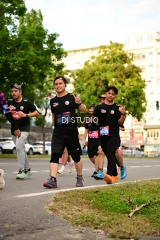 Runner Photo 4152464