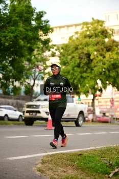 Runner Photo 4152540
