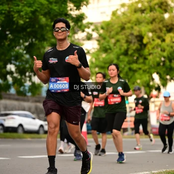 Runner Photo 4153072