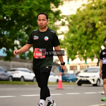 Runner Photo 4153250