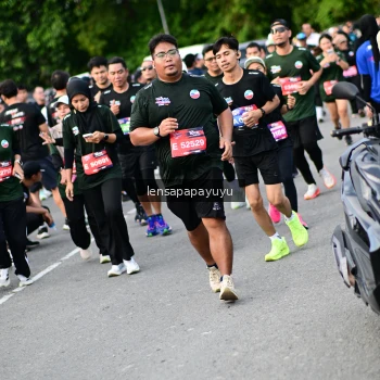 Runner Photo 4153497