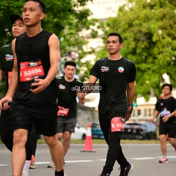 Runner Photo 4153600