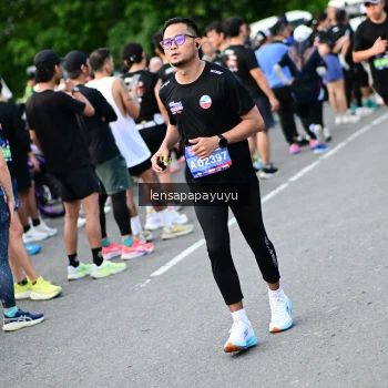Runner Photo 4154011