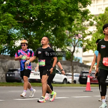 Runner Photo 4154042