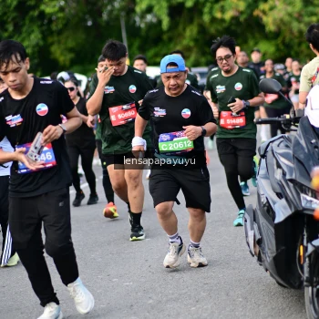 Runner Photo 4154053