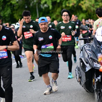 Runner Photo 4154062
