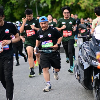 Runner Photo 4154066