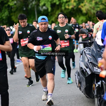 Runner Photo 4154069