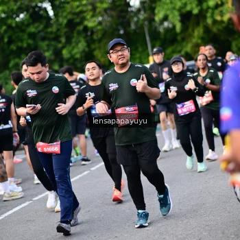 Runner Photo 4154096