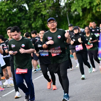 Runner Photo 4154114