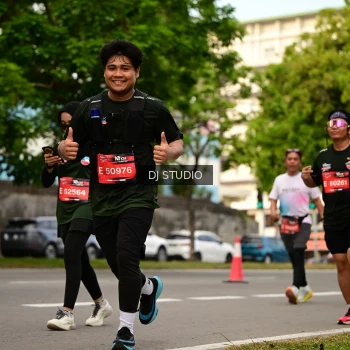 Runner Photo 4154214