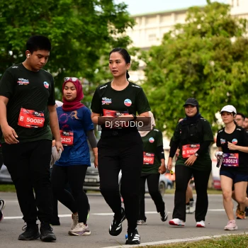 Runner Photo 4154368