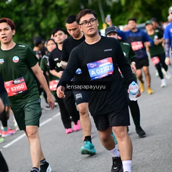 Runner Photo 4154381
