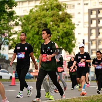 Runner Photo 4154393