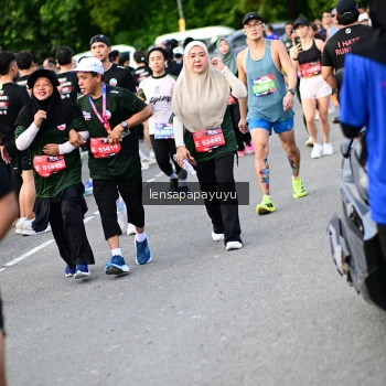 Runner Photo 4154475