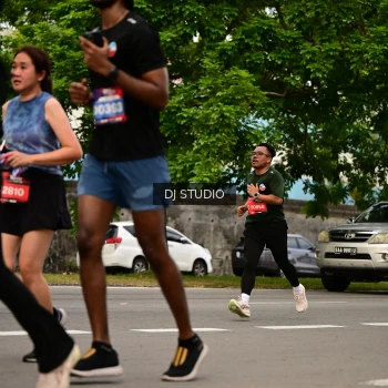 Runner Photo 4154842