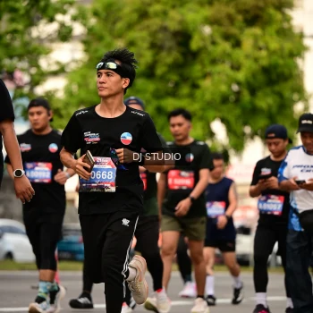 Runner Photo 4155038