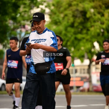 Runner Photo 4155101