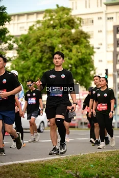 Runner Photo 4155180
