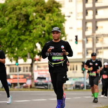Runner Photo 4155247